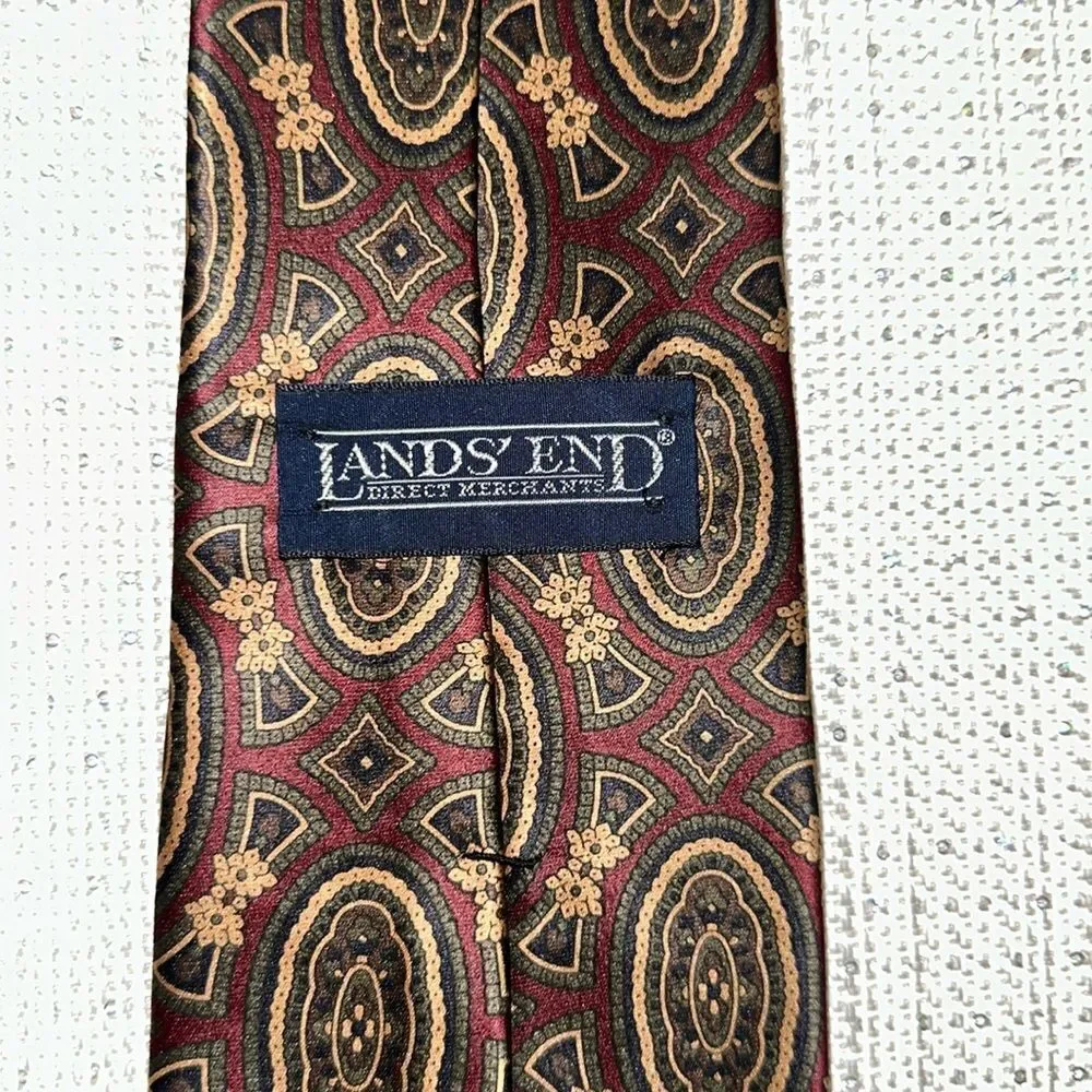 LAND’S END Stunning Burgundy Green Tan Medallion Print Silk Tie